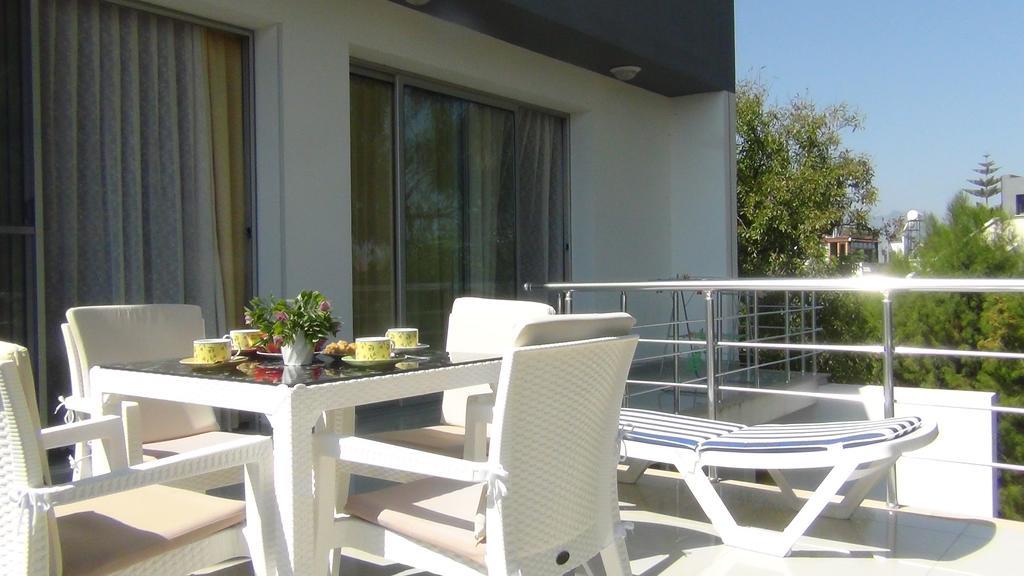Magic Beach Apartments Kyrenia  Luaran gambar